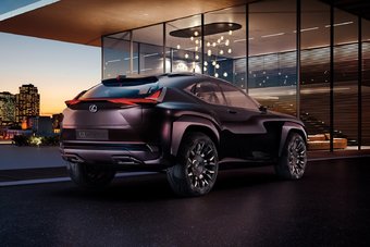 Опубликовано первое изображение концепт-кроссовера Lexus UX